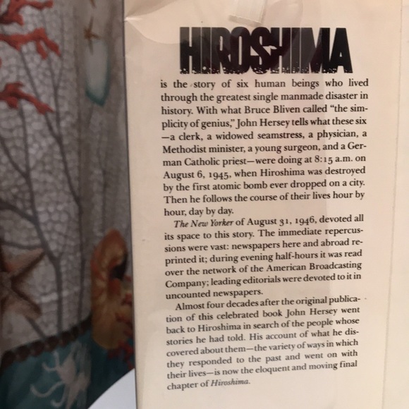 🌸NEW🌸 Hiroshima Book - Picture 3 of 9